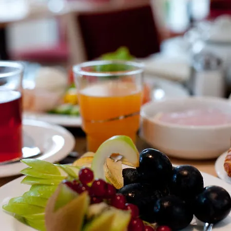 Mercure Am Dom מלון