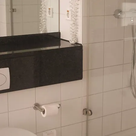מלון Mercure Am Dom 3*