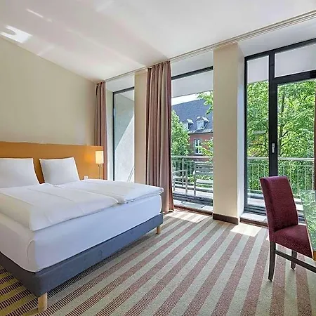 Mercure Am Dom מלון