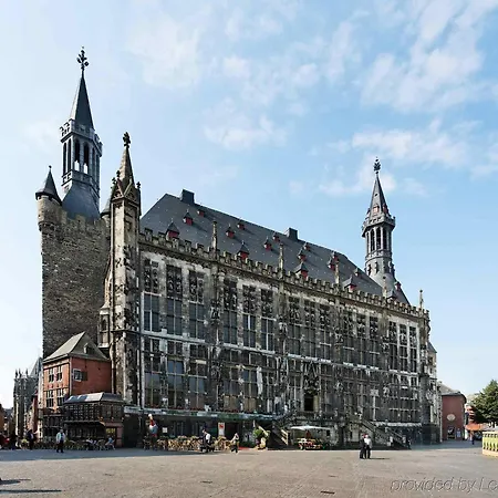 Mercure Am Dom 3*