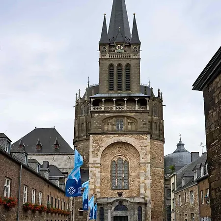 Mercure Am Dom מלון