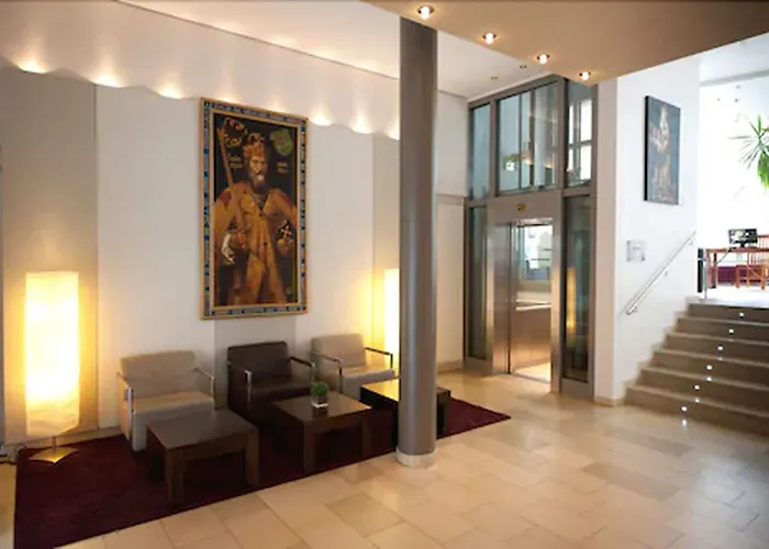 Mercure Am Dom 3*
